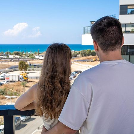 Hi-Yam Seaview Apartments & Suites - יש ממ"ד バト・ヤム エクステリア 写真