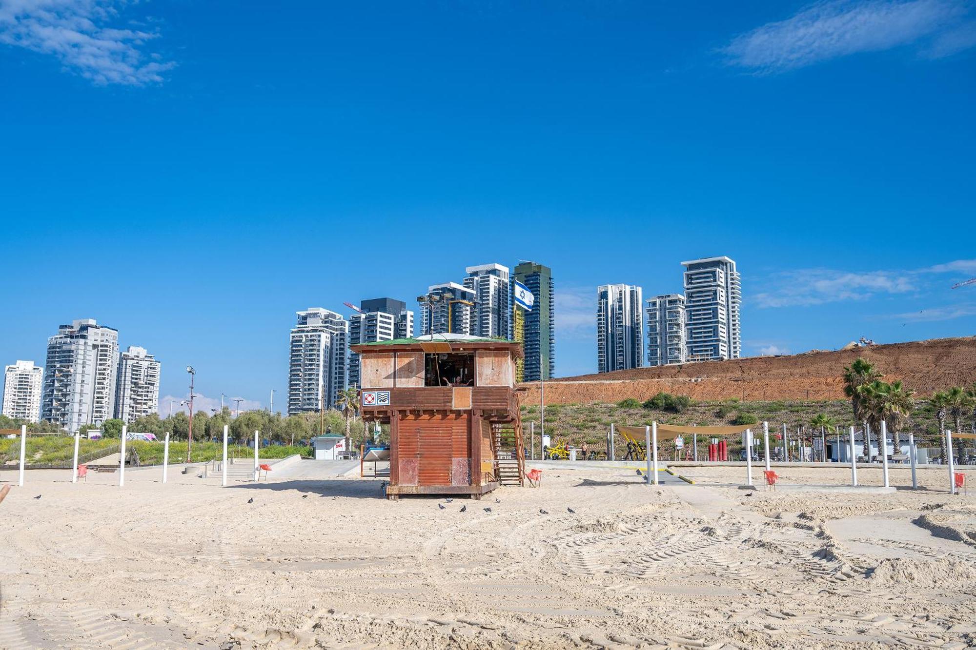 Hi-Yam Seaview Apartments & Suites - יש ממ"ד バト・ヤム エクステリア 写真