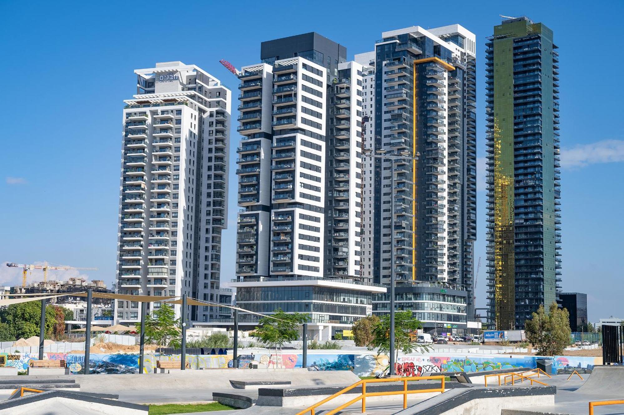 Hi-Yam Seaview Apartments & Suites - יש ממ"ד バト・ヤム エクステリア 写真