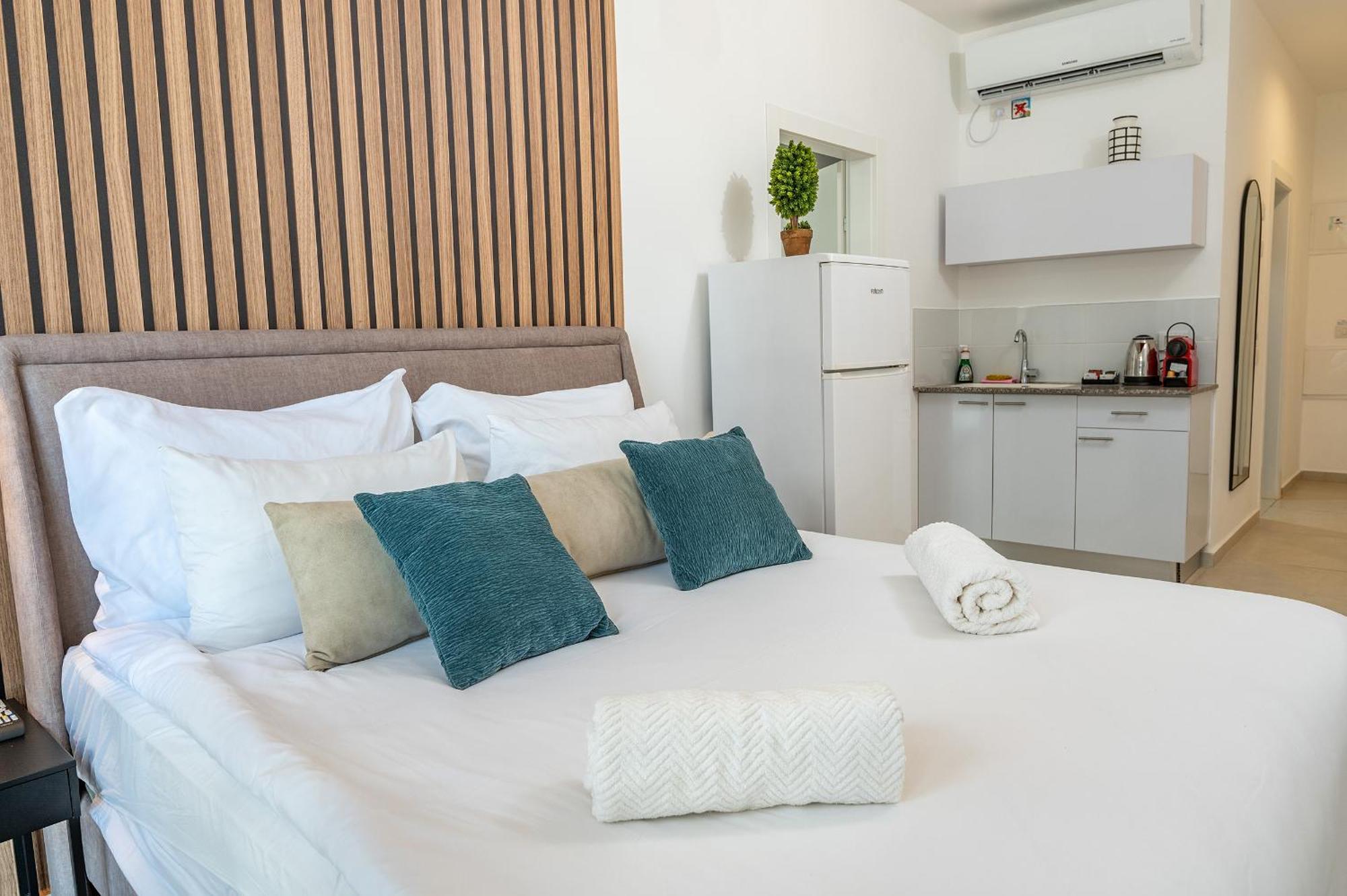 Hi-Yam Seaview Apartments & Suites - יש ממ"ד バト・ヤム 部屋 写真