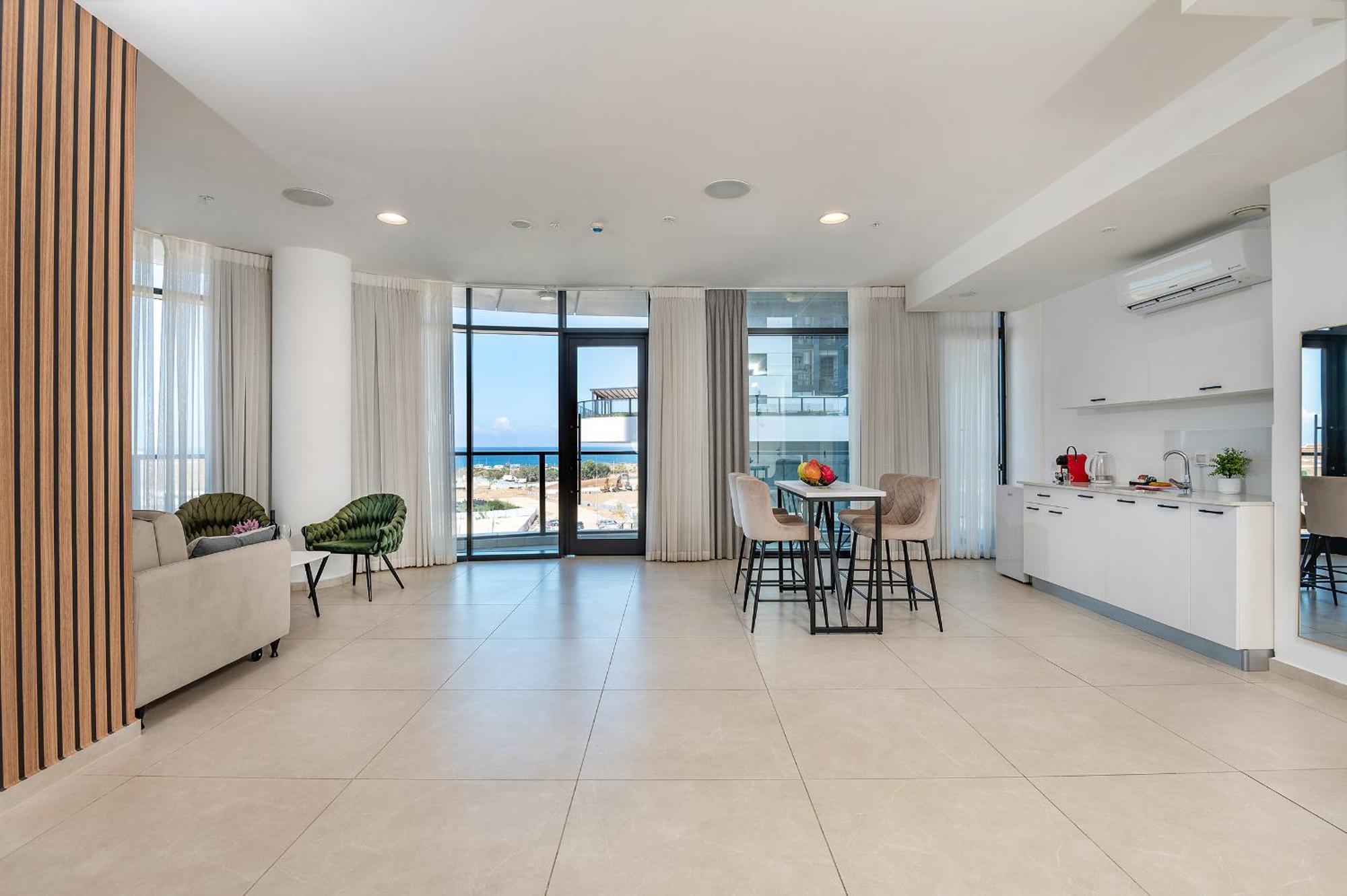Hi-Yam Seaview Apartments & Suites - יש ממ"ד バト・ヤム 部屋 写真
