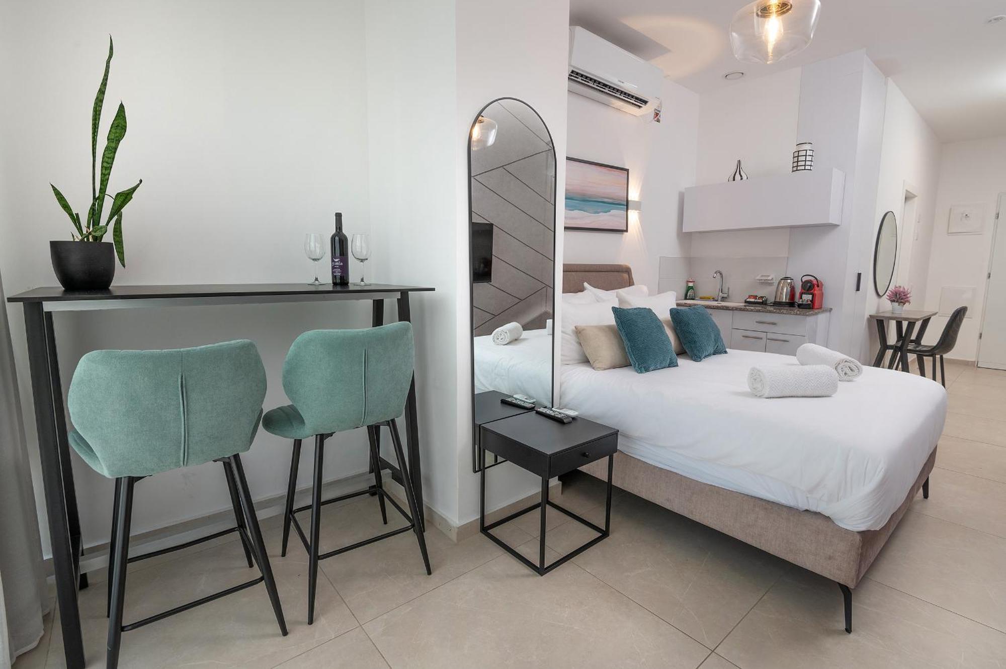 Hi-Yam Seaview Apartments & Suites - יש ממ"ד バト・ヤム 部屋 写真