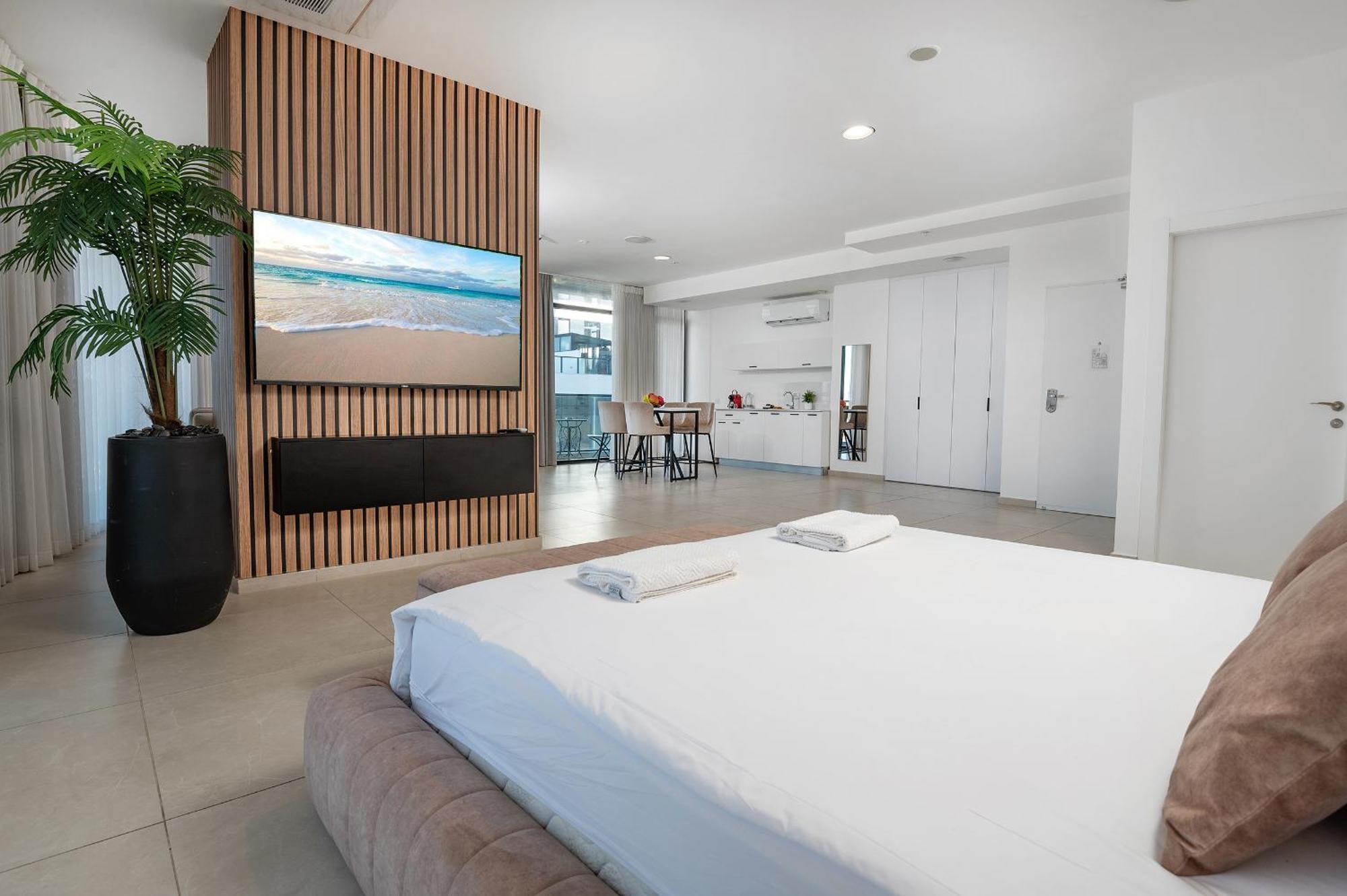Hi-Yam Seaview Apartments & Suites - יש ממ"ד バト・ヤム 部屋 写真