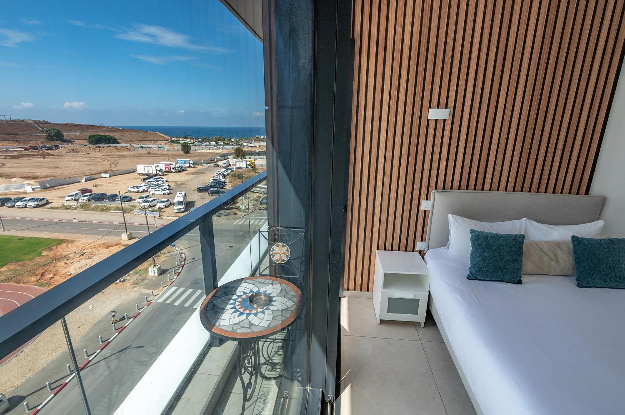 Hi-Yam Seaview Apartments & Suites - יש ממ"ד バト・ヤム 部屋 写真